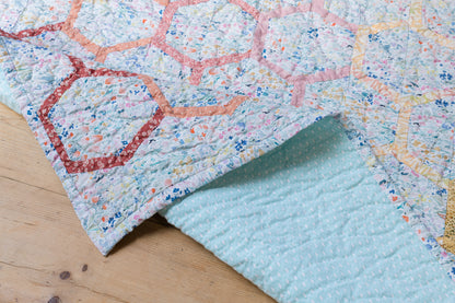 Handmade Quilt [hexagon gradient]